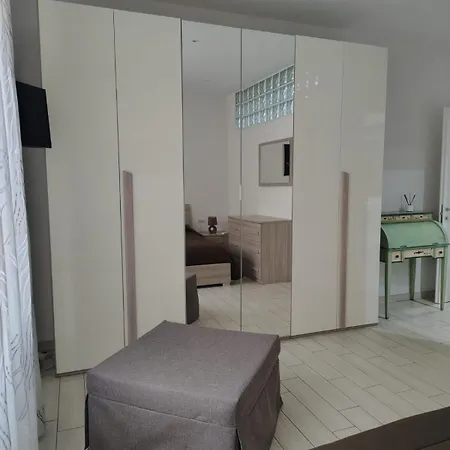 La Casa Di Donatella Pensjonat *